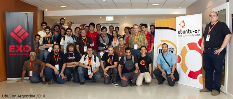 UbuCon Argentina 2010 - foto grupal_mod.jpg